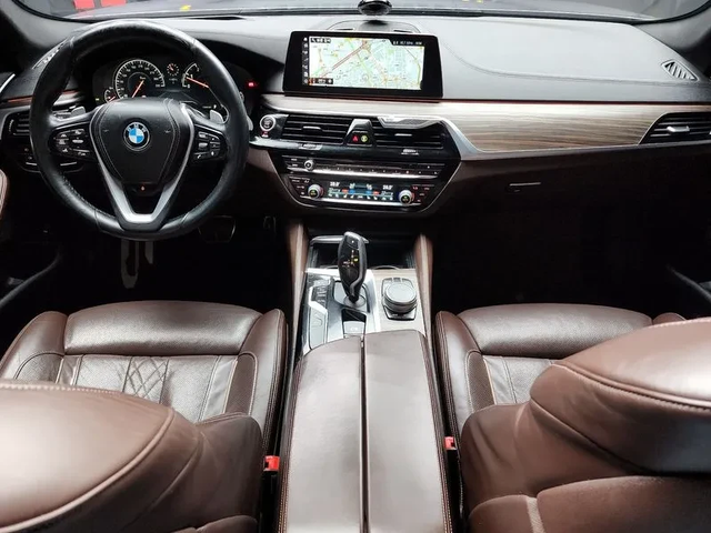 BMW 530 I xDrive M Sports Plus - автомобили, коли, обяви за нови и употребявани 6