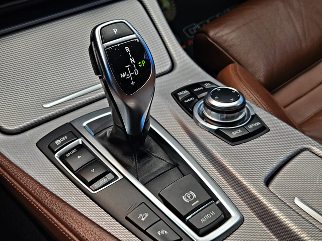 BMW 530 M/XD/ОБСЛУЖЕН/SHADOW LINE/DISTR/HEAD UP/ПОДГРЕВ - автомобили, коли, обяви за нови и употребявани 11