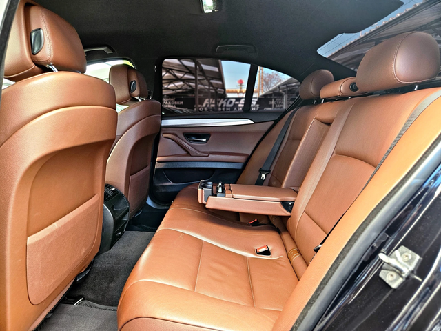 BMW 530 M/XD/ОБСЛУЖЕН/SHADOW LINE/DISTR/HEAD UP/ПОДГРЕВ - автомобили, коли, обяви за нови и употребявани 15