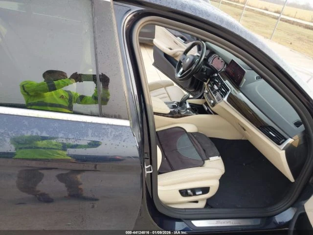 BMW 530 * РЕКАРО* ШИБИДАХ* KEYLESS* ПОДГРЕВ* КАМЕРА* - автомобили, коли, обяви за нови и употребявани 9