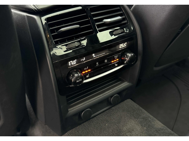 BMW 530 XDRive - 360| SUNROOF| CAMERA| HEATED SEATS| MASAG - автомобили, коли, обяви за нови и употребявани 13