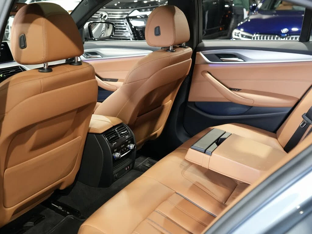 BMW 530 АвтоКредит* (ЦЕНА ДО БГ)530i xDrive Sedan AWD - автомобили, коли, обяви за нови и употребявани 16