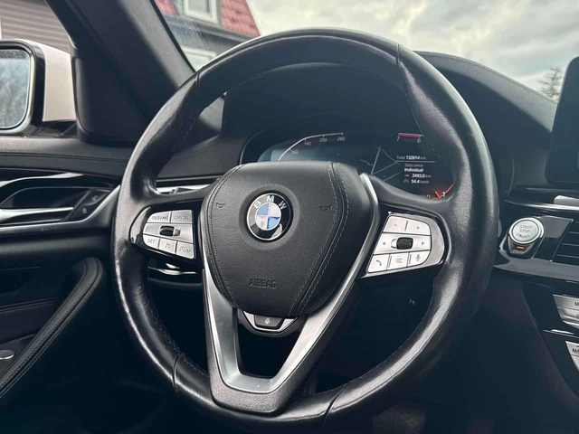 BMW 530 XDRIVE * ПОДГРЕВИ* ОБДУХВАНЕ* ПАНОРАМА* HEAD UP* - автомобили, коли, обяви за нови и употребявани 15