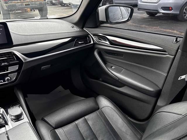 BMW 530 XDRIVE * ПОДГРЕВИ* ОБДУХВАНЕ* ПАНОРАМА* HEAD UP* - автомобили, коли, обяви за нови и употребявани 16