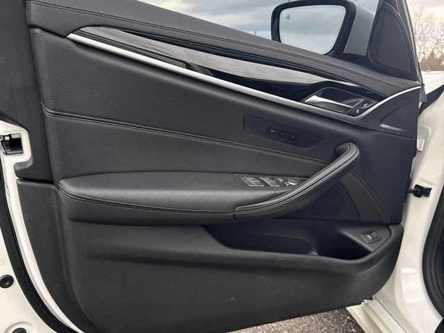 BMW 530 XDRIVE * ПОДГРЕВИ* ОБДУХВАНЕ* ПАНОРАМА* HEAD UP* - автомобили, коли, обяви за нови и употребявани 9