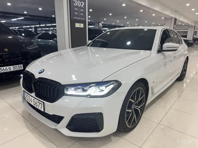 BMW 530 * ПАКЕТ * ДИСТРОНИК * HUD * ЛАЗЕРИ* 360* ОБДУХВАНЕ - автомобили, коли, обяви за нови и употребявани 0