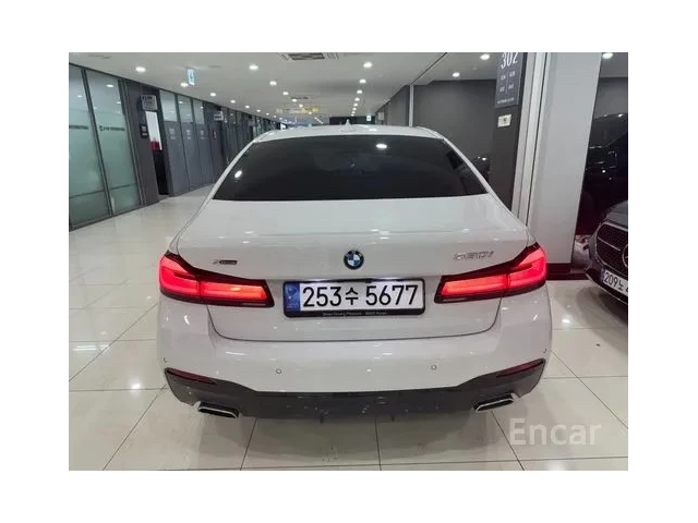 BMW 530 * ПАКЕТ * ДИСТРОНИК * HUD * ЛАЗЕРИ* 360* ОБДУХВАНЕ - автомобили, коли, обяви за нови и употребявани 3