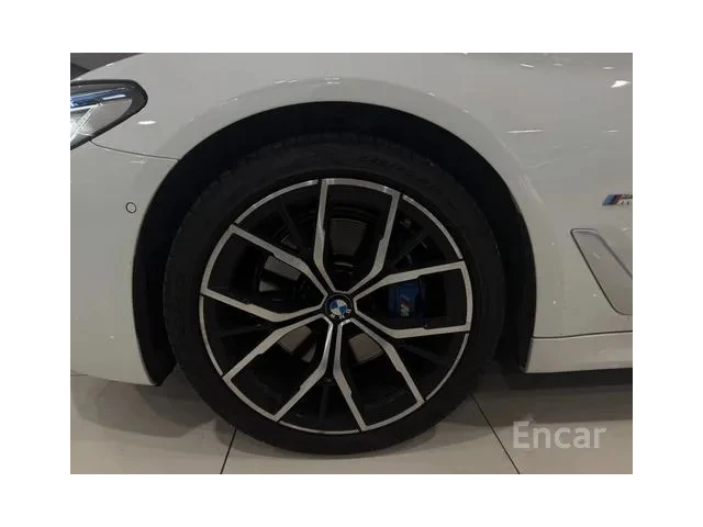 BMW 530 * ПАКЕТ * ДИСТРОНИК * HUD * ЛАЗЕРИ* 360* ОБДУХВАНЕ - автомобили, коли, обяви за нови и употребявани 8