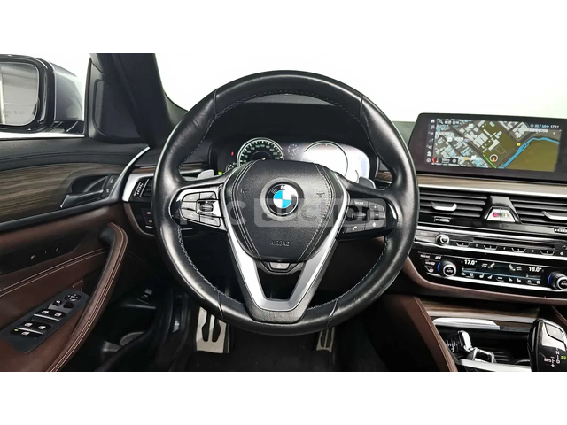 BMW 530 i* M sport* HeadUp* Digital Key* Keyless* АВТОКРЕД - автомобили, коли, обяви за нови и употребявани 12