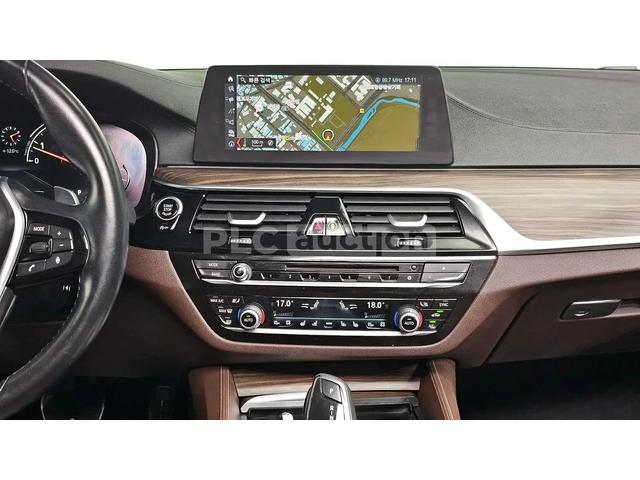 BMW 530 i* M sport* HeadUp* Digital Key* Keyless* АВТОКРЕД - автомобили, коли, обяви за нови и употребявани 13