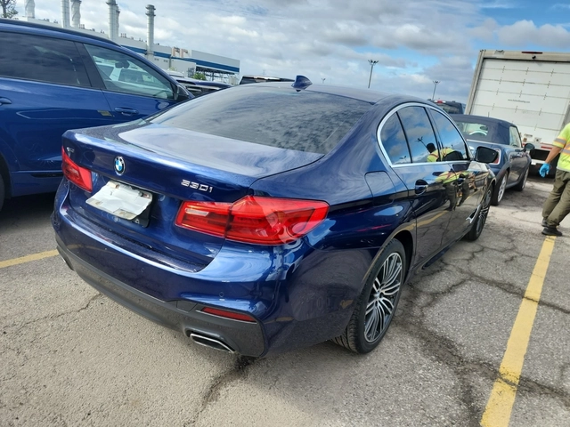 BMW 530 i xDrive/M-Pack/Digital/H&K/Pano - автомобили, коли, обяви за нови и употребявани 2