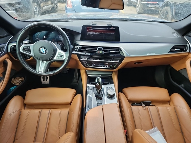 BMW 530 i xDrive/M-Pack/Digital/H&K/Pano - автомобили, коли, обяви за нови и употребявани 5