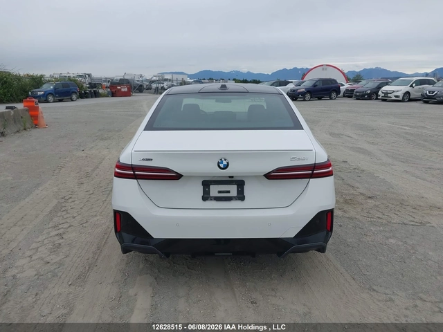 BMW 530 XI - автомобили, коли, обяви за нови и употребявани 16