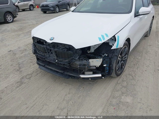 BMW 530 XI - автомобили, коли, обяви за нови и употребявани 5
