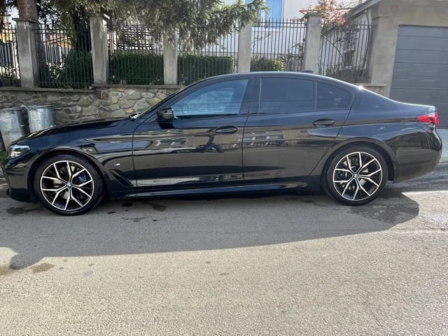 BMW 530 M-PK* 8ZF* DIS* BLK OPTIC* CARPLAY* M-BRAKES* AMBI - автомобили, коли, обяви за нови и употребявани 4