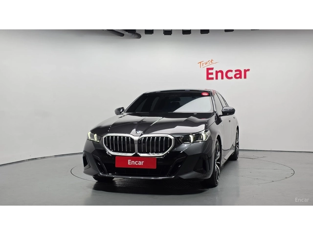 BMW 530 XDRIVE* MSPORT* DISTRONIC* ОБДУХВАНЕ* 360* HUD* - автомобили, коли, обяви за нови и употребявани 1
