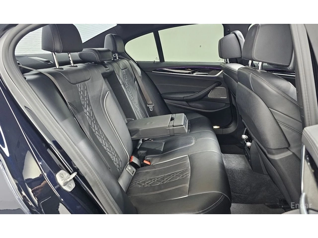 BMW 530 i M SPORT* HARMAN KARDON* DISTRONIC* HEAD-UP* - автомобили, коли, обяви за нови и употребявани 13