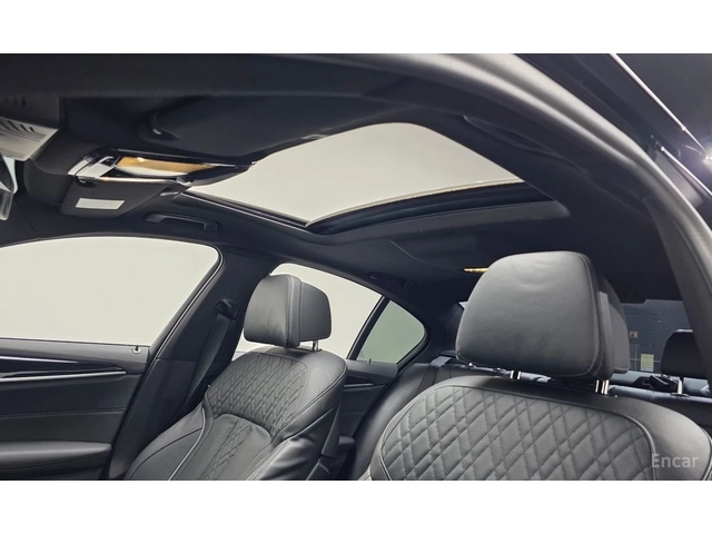 BMW 530 i M SPORT* HARMAN KARDON* DISTRONIC* HEAD-UP* - автомобили, коли, обяви за нови и употребявани 16