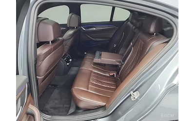 BMW 530 i M SPORT* DISTRONIC* ХЕДЪП* 360* ОБДУХВАНЕ* PANO* - автомобили, коли, обяви за нови и употребявани 11