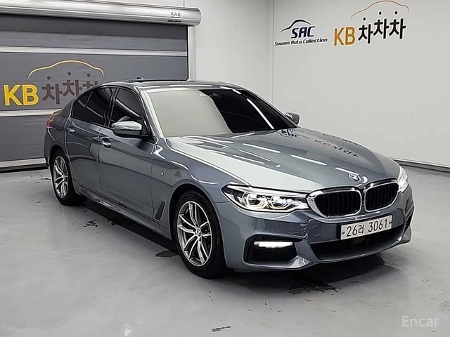 BMW 530 i M SPORT* DISTRONIC* ХЕДЪП* 360* ОБДУХВАНЕ* PANO* - автомобили, коли, обяви за нови и употребявани 2