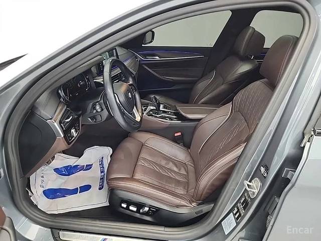 BMW 530 i M SPORT* DISTRONIC* ХЕДЪП* 360* ОБДУХВАНЕ* PANO* - автомобили, коли, обяви за нови и употребявани 4