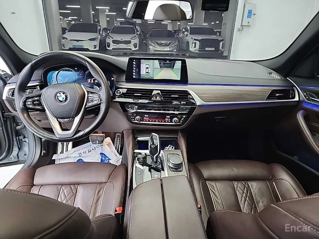 BMW 530 i M SPORT* DISTRONIC* ХЕДЪП* 360* ОБДУХВАНЕ* PANO* - автомобили, коли, обяви за нови и употребявани 5