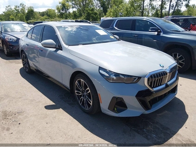 BMW 530 XDRIVE* MPACK* 360* KEYLESS* AMBIENT* - автомобили, коли, обяви за нови и употребявани 0