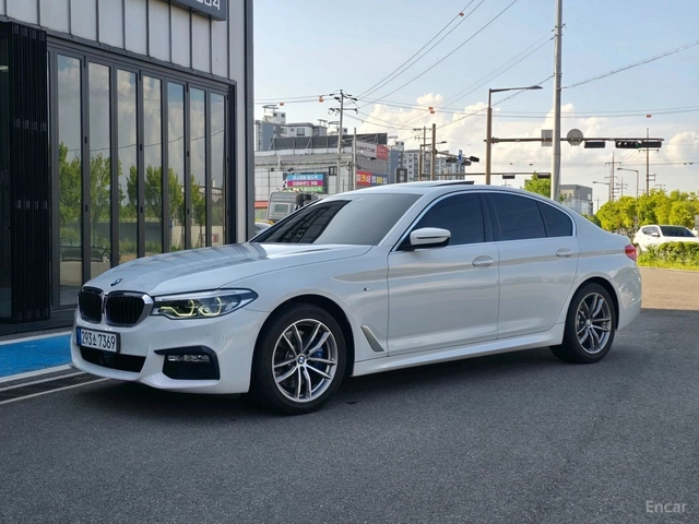 BMW 530 XDRIVE* M SPORT* КОЖА* ОБДУХВ* ПАНО* MEMORY* HUD - автомобили, коли, обяви за нови и употребявани 0