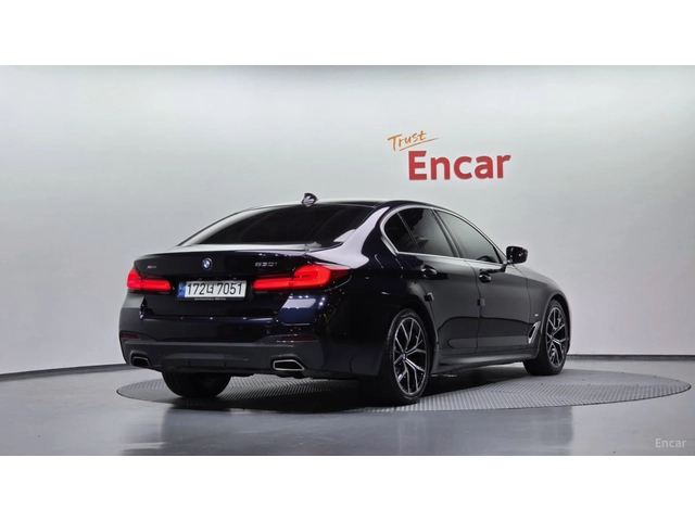 BMW 530 Xi* M-SPORT* ПОДГРЕВ* ОБДУХВАНЕ* 360* ШИБИДАХ* HUD - автомобили, коли, обяви за нови и употребявани 1