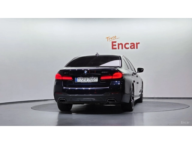 BMW 530 Xi* M-SPORT* ПОДГРЕВ* ОБДУХВАНЕ* 360* ШИБИДАХ* HUD - автомобили, коли, обяви за нови и употребявани 3