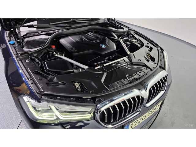 BMW 530 Xi* M-SPORT* ПОДГРЕВ* ОБДУХВАНЕ* 360* ШИБИДАХ* HUD - автомобили, коли, обяви за нови и употребявани 5