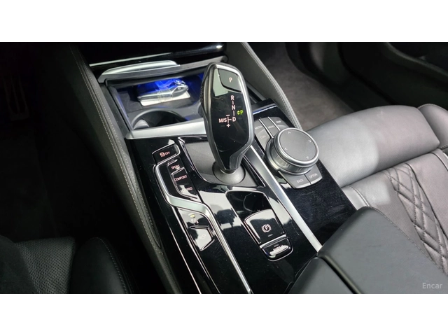 BMW 530 Xi* M-SPORT* ПОДГРЕВ* ОБДУХВАНЕ* 360* ШИБИДАХ* HUD - автомобили, коли, обяви за нови и употребявани 8