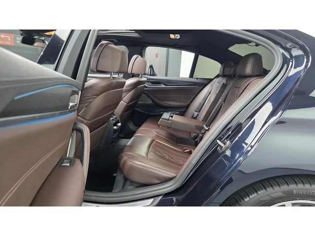 BMW 530 Xi* M-SPORT* ПОДГРЕВ* ОБДУХВАНЕ* ШИБИДАХ* 360* HUD - автомобили, коли, обяви за нови и употребявани 10