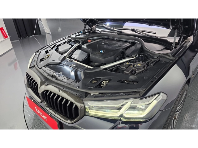 BMW 530 Xi* M-SPORT* ПОДГРЕВ* ОБДУХВАНЕ* ШИБИДАХ* 360* HUD - автомобили, коли, обяви за нови и употребявани 5