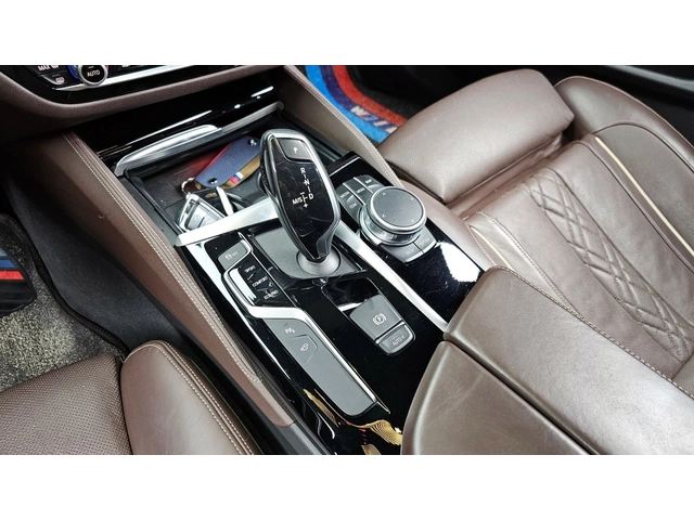 BMW 530 M-SPORT PLUS* ПОДГРЕВ* ОБДУХВАНЕ* ШИБИДАХ* 360* HU - автомобили, коли, обяви за нови и употребявани 8