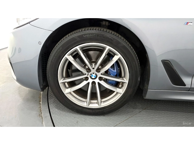 BMW 530 M* 360 КАМЕРА* HEADUP* ОБДУХВАНЕ* ПОДГРЕВ - автомобили, коли, обяви за нови и употребявани 4