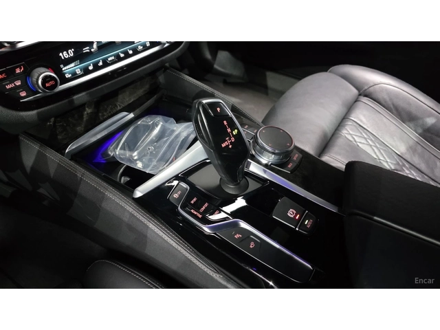 BMW 530 M* ОБДУХВАНЕ* ПОДГРЕВ* 360 КАМЕРА* HEADUP* HARMAN - автомобили, коли, обяви за нови и употребявани 7
