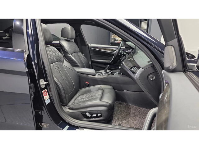 BMW 530 М* ОБДУХВАНЕ* ПОДГРЕВ* 360 КАМЕРА* HEADUP - автомобили, коли, обяви за нови и употребявани 10