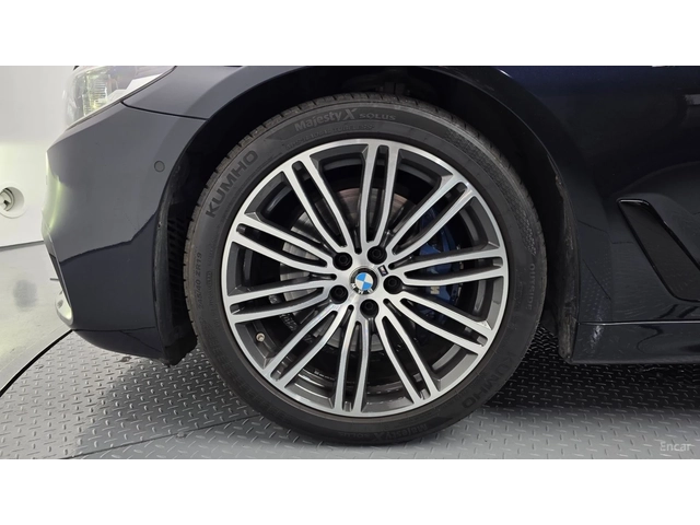 BMW 530 М* ОБДУХВАНЕ* ПОДГРЕВ* 360 КАМЕРА* HEADUP - автомобили, коли, обяви за нови и употребявани 4