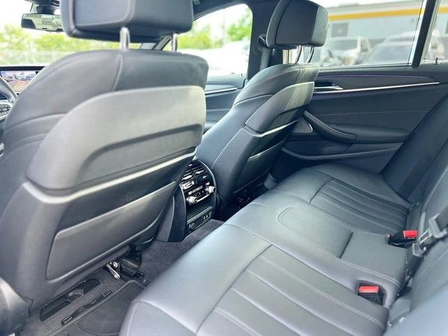 BMW 530 i xDrive M SPORT* HARMAN KARDON* PANORAMA* КАМЕРА* - автомобили, коли, обяви за нови и употребявани 15