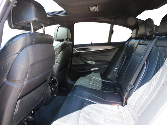 BMW 530 i xDrive M SPORT* HARMAN KARDON* ХЕДЪП* ПАНОРАМА* - автомобили, коли, обяви за нови и употребявани 16
