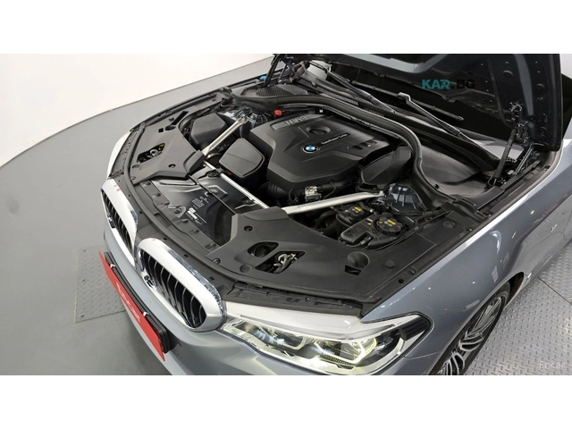 BMW 530 * FULL* M PACK* 360* Ambient Light* Head-up* - автомобили, коли, обяви за нови и употребявани 3