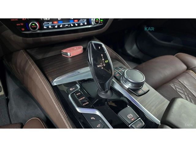 BMW 530 xDrive M PACK* 360* ДИГ ТАБЛО* DISTRO* ОБДУХ* LANE - автомобили, коли, обяви за нови и употребявани 5