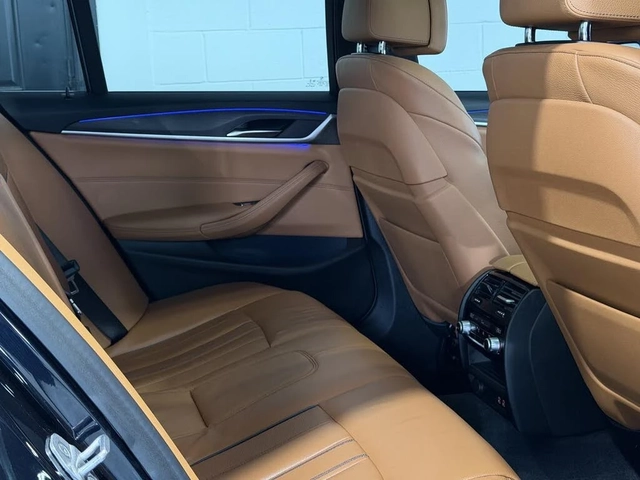 BMW 530 i* XDRIVE* M SPORT* HEAD UP* ШИБИДАХ* КАМЕРА - автомобили, коли, обяви за нови и употребявани 10