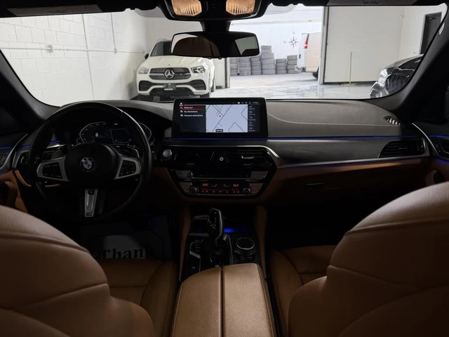 BMW 530 i* XDRIVE* M SPORT* HEAD UP* ШИБИДАХ* КАМЕРА - автомобили, коли, обяви за нови и употребявани 8