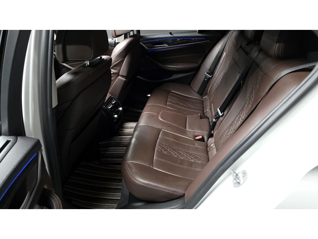 BMW 530 d Luxury Plus - автомобили, коли, обяви за нови и употребявани 11