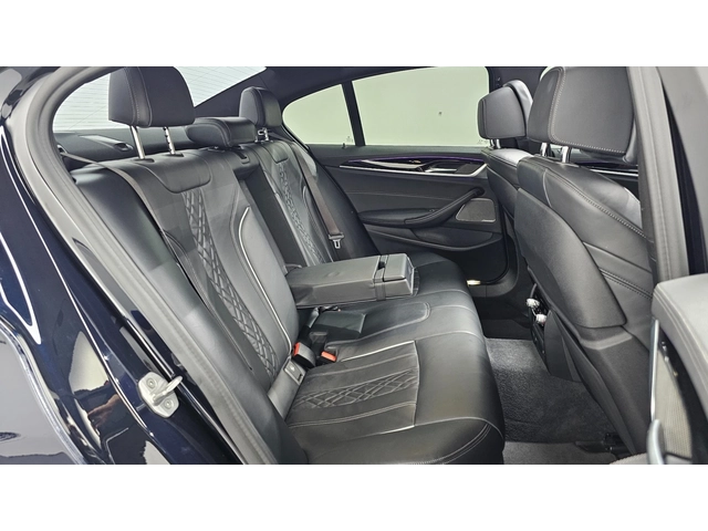 BMW 530 i M Sport - автомобили, коли, обяви за нови и употребявани 9