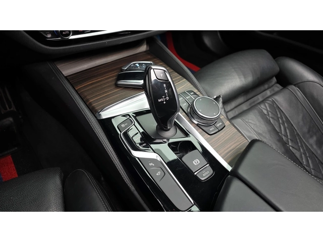 BMW 530 i M Sport Plus - автомобили, коли, обяви за нови и употребявани 7