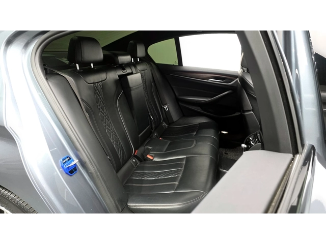 BMW 530 i M Sport Plus - автомобили, коли, обяви за нови и употребявани 9