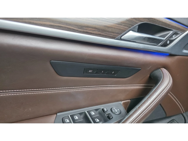 BMW 530 i M Sport Plus - автомобили, коли, обяви за нови и употребявани 13